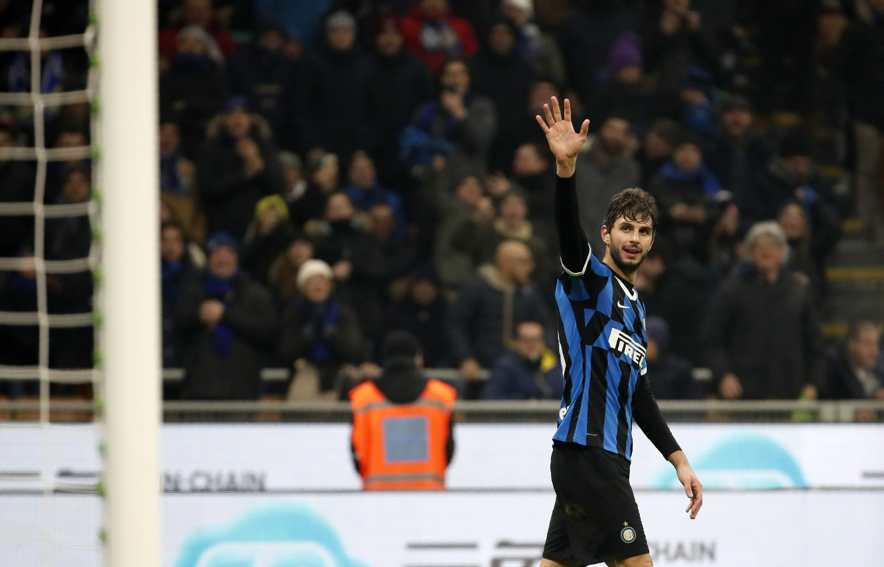 国脚连续射门被封堵仍不气馁