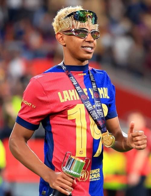 香港金牛连续2天击败CBA球队，将与上海争夺一个出线名额