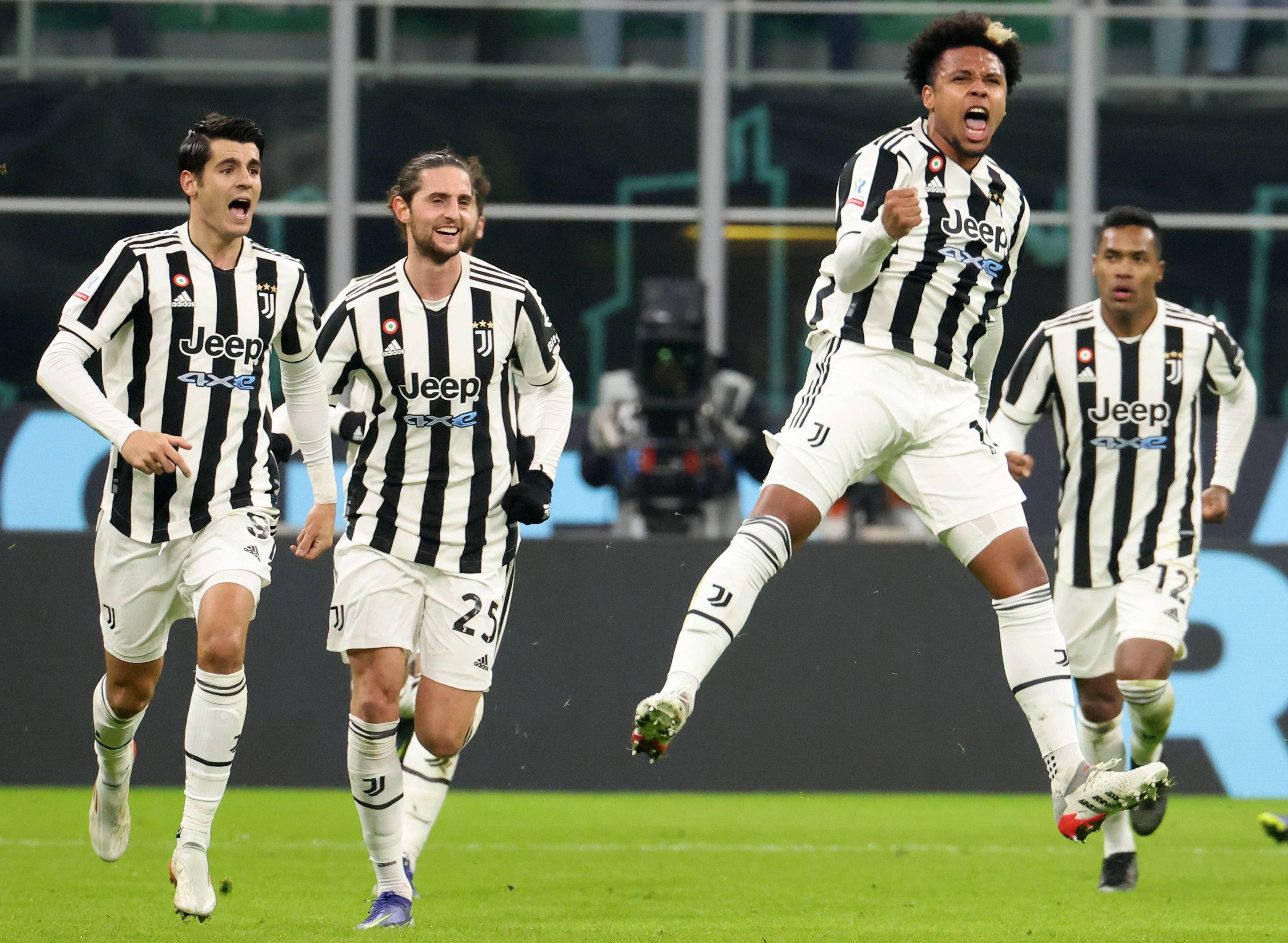 阿根廷美女老师用梅西表情包为学生评分：谁想让梅西伤心呢？