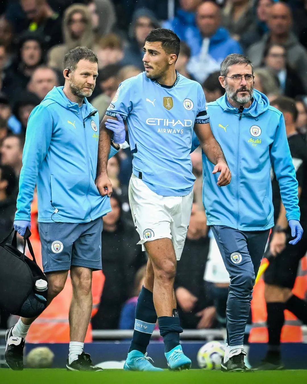 因排名垫底多名球员家人遭死亡威胁，佛罗伦萨官方表示谴责