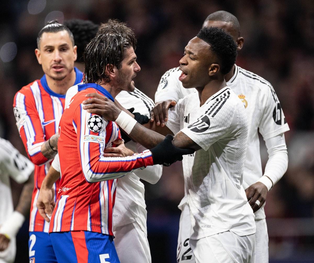 持右翼立场，阿根廷总统开玩笑：我也能祝贺梅西这样的左撇子